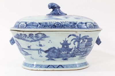 Lot 143 - Chinese export tureen and cover