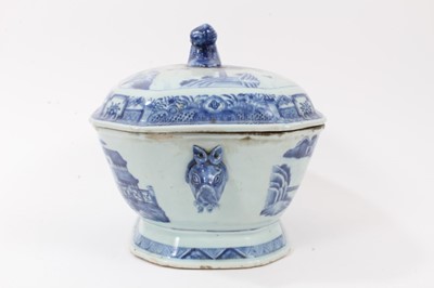 Lot 143 - Chinese export tureen and cover