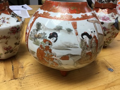 Lot 1317 - Pair early 20th Century Japanese Kutani ware pair vases and single vase