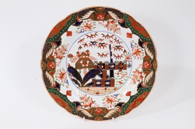 Lot 200 - A Spode plate, painted with pattern 967, circa 1815-20