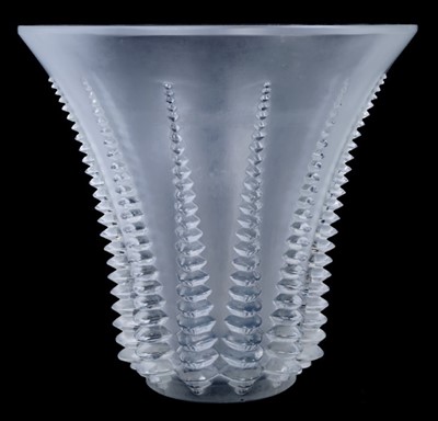 Lot 211 - A Lalique frosted glass vase 'Font Romeu'