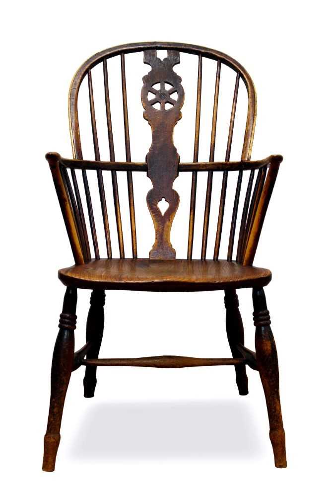 Lot 1379 - 19th century beech and elm Windsor chair