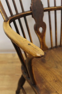 Lot 1379 - 19th century beech and elm Windsor chair