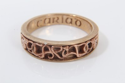 Lot 102 - Clogau Cariad 9ct gold ring