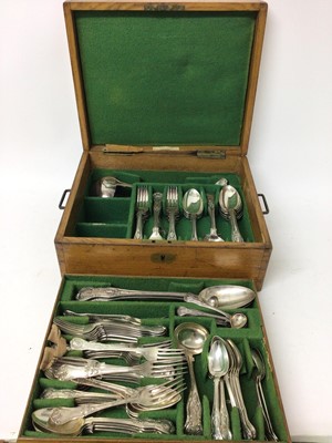 Lot 410 - Victorian silver plated canteen of King's pattern cutlery comprising x1 soup ladle, x2 Basting spoons, x8 salt / mustard spoons, x2 sauce ladles, x15 tea spoons