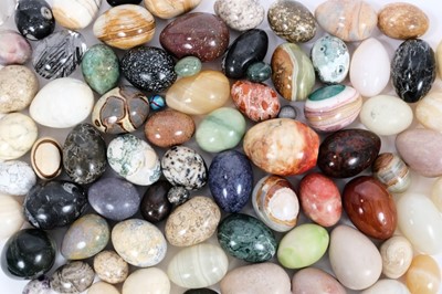 Lot 824 - Fine collection of specimen stone eggs