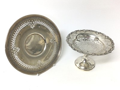 Lot 456 - American silver dish and a silver pedestal comport