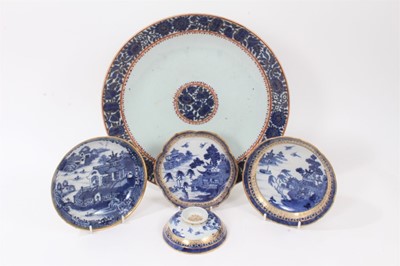 Lot 191 - Five pieces of 18th century Chinese blue and white export porcelain
