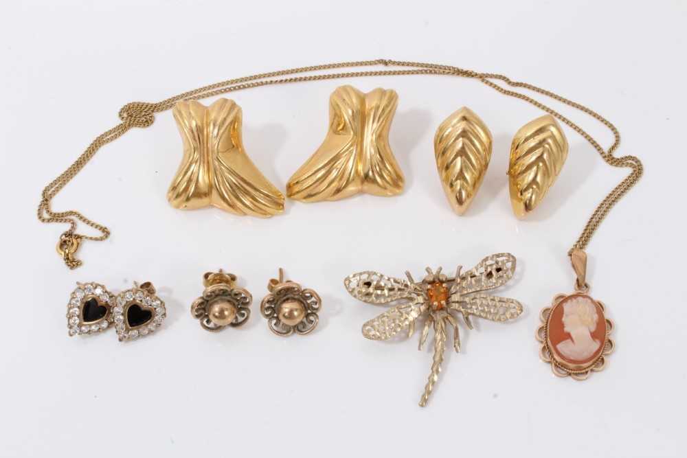 Lot 122 - Group gold earrings, dragon fly brooch and cameo necklace