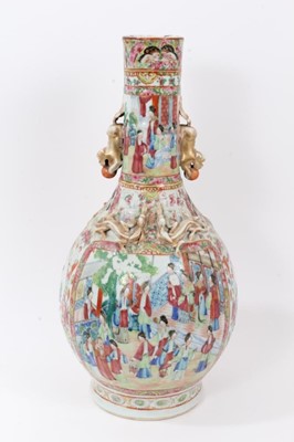 Lot 272 - Large Chinese famille rose bottle vase