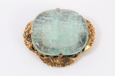 Lot 588 - Aquamarine brooch