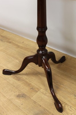 Lot 1395 - Georgian style mahogany and rosewood crossbanded wine table by Redman & Hales