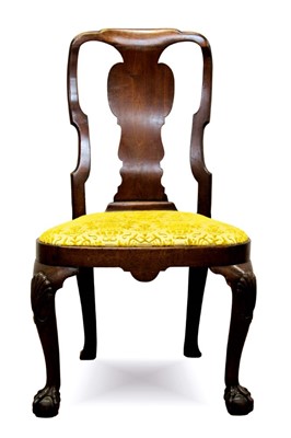 Lot 1401 - 18th century walnut side chair on cabriole legs with claw and ball feet