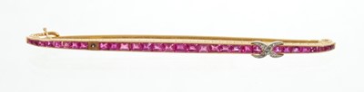 Lot 601 - Art Deco French synthetic ruby bar brooch