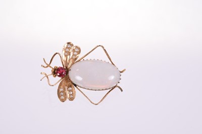 Lot 612 - Opal and gem-set bee brooch