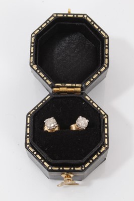Lot 138 - Pair diamond stud earrings