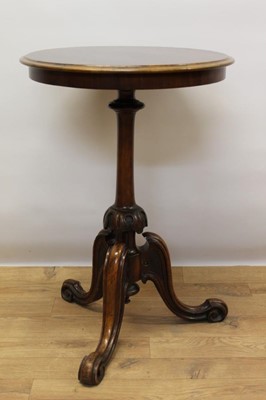 Lot 1487 - Victorian walnut grained wine table