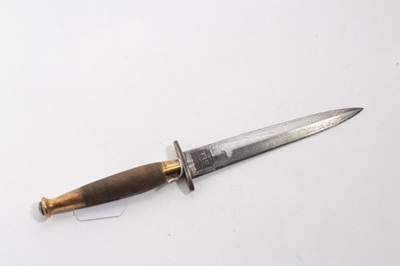 Lot 1010 - Second Pattern- type Fairburn-Sykes FS fighting knife