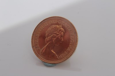 Lot 417 - G.B. - Elizabeth II Gold Half Sovereign 1982 AEF (1 coin)