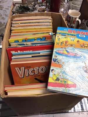 Lot 238 - Lot lion and other annuals