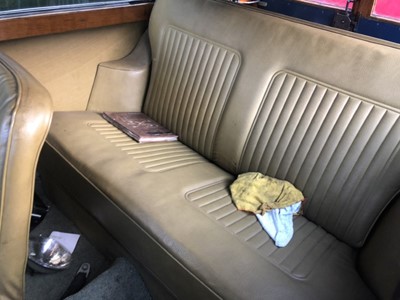 Lot 1984 - 1971 Morris Minor 1000 Traveller, Reg. No. KGK 898K, finished in blue with beige vinyl interior.