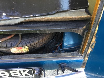 Lot 1984 - 1971 Morris Minor 1000 Traveller, Reg. No. KGK 898K, finished in blue with beige vinyl interior.