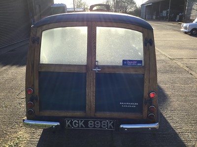 Lot 1984 - 1971 Morris Minor 1000 Traveller, Reg. No. KGK 898K, finished in blue with beige vinyl interior.