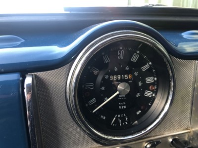 Lot 1984 - 1971 Morris Minor 1000 Traveller, Reg. No. KGK 898K, finished in blue with beige vinyl interior.