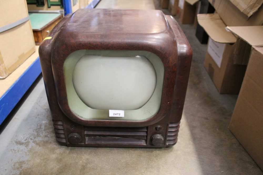 Lot 2472 - Vintage Bush TV22 bakelite television set