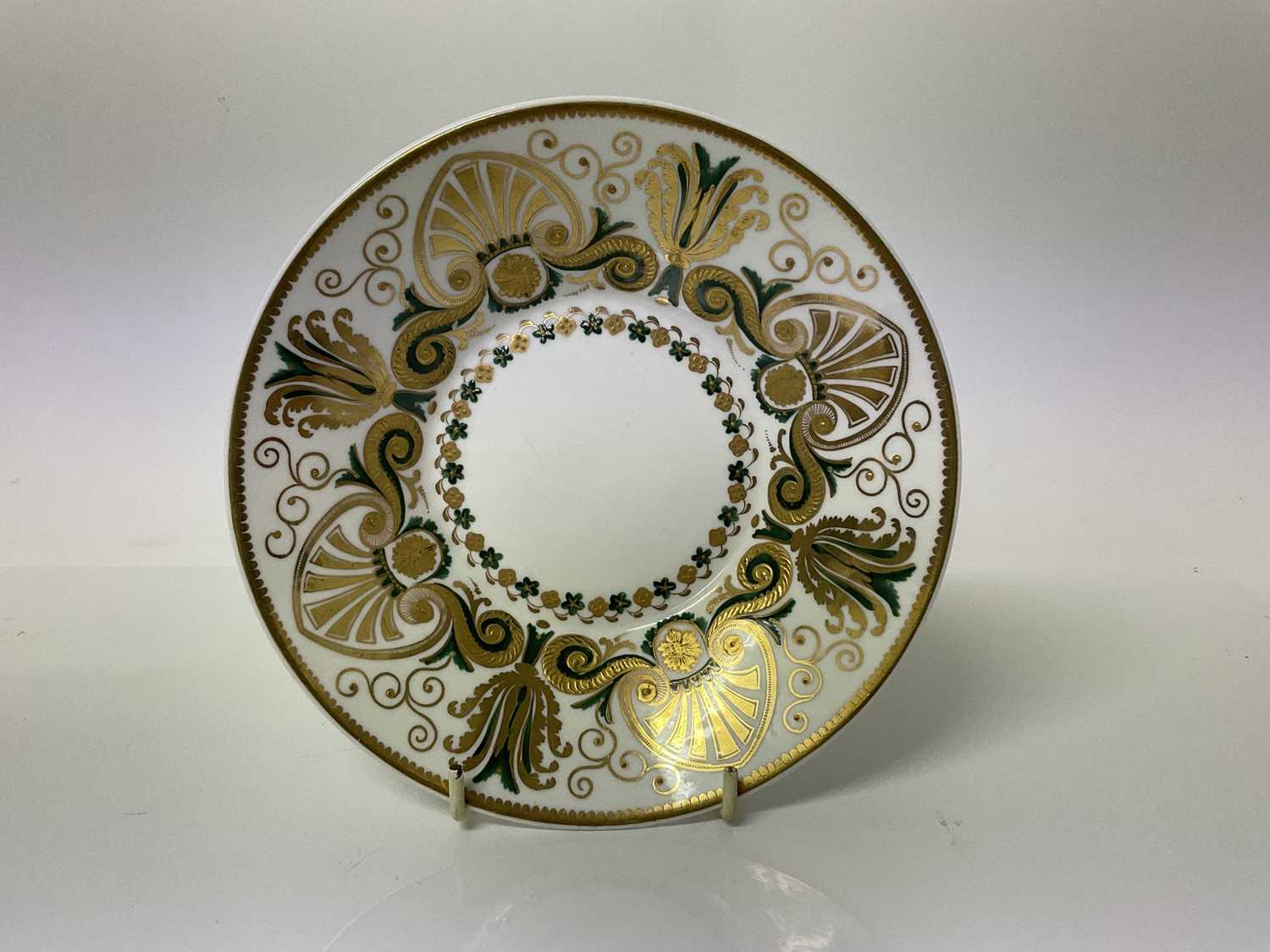 Lot 100 - Regency period Spode porcelain saucer dish with good quality gilt and green decoration on white ground, pattern 3983, 18cm diameter