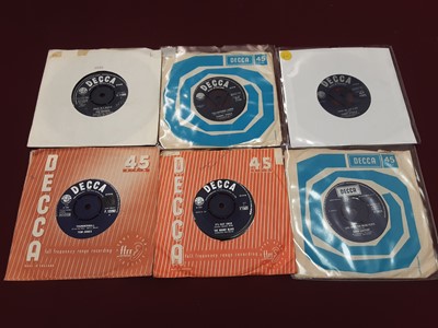 Lot 2221 - Box of single records on the Decca label including Mojos, Don Fox, Fortunes, Poets, Marianne Faithfull, Majority, Bern Elliot, Big Three, Babbity Blue, Rob Storme, Gene Latter and Mike Preston - ap...