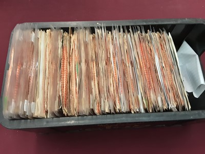 Lot 2221 - Box of single records on the Decca label including Mojos, Don Fox, Fortunes, Poets, Marianne Faithfull, Majority, Bern Elliot, Big Three, Babbity Blue, Rob Storme, Gene Latter and Mike Preston - ap...