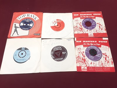 Lot 447 - Vintage case of single records including Elvis Presley 45-POP 359 (silver x 2), Eddie Cochran (Tri 45 HL U 8386), Billy Ward and the Dominoes (RE V 1114), Dion and the Belmonts, Danny and the Junio...