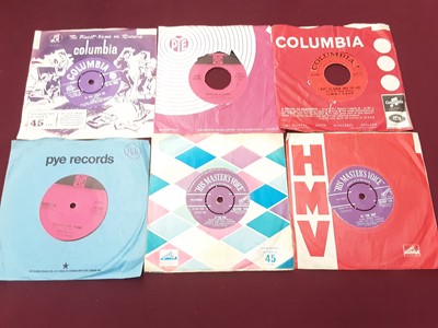 Lot 447 - Vintage case of single records including Elvis Presley 45-POP 359 (silver x 2), Eddie Cochran (Tri 45 HL U 8386), Billy Ward and the Dominoes (RE V 1114), Dion and the Belmonts, Danny and the Junio...