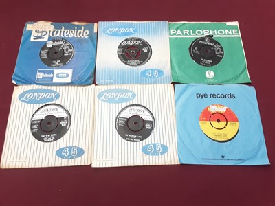 Lot 447 - Vintage case of single records including Elvis Presley 45-POP 359 (silver x 2), Eddie Cochran (Tri 45 HL U 8386), Billy Ward and the Dominoes (RE V 1114), Dion and the Belmonts, Danny and the Junio...