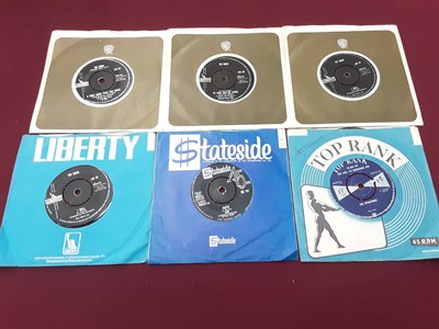 Lot 447 - Vintage case of single records including Elvis Presley 45-POP 359 (silver x 2), Eddie Cochran (Tri 45 HL U 8386), Billy Ward and the Dominoes (RE V 1114), Dion and the Belmonts, Danny and the Junio...