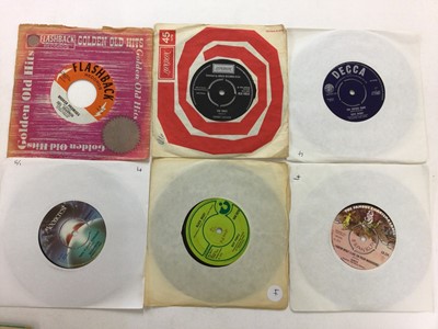 Lot 2261 - Box of 250 mixed singles records many in Ex condition, including The Ivy League, Them, Chuck Berry, Genesis, Del Shannon, Dave Berry, Drifters, Percy Sledge, Love Affair, Deep Purple, Ben E King an...