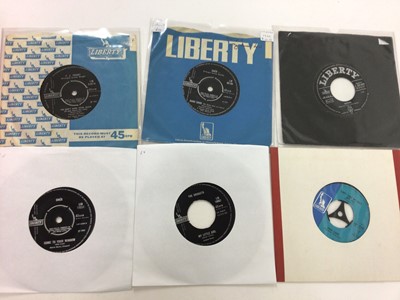 Lot 2269 - Box of single records on the Philips, Fontana and Liberty label including Four Pennies, Wayne Fontana, Walker Brothers, Allison's, Marty Wilde, Johnnie Ray, Patti Lynn, Johnny Horton, Hunters, Roy...