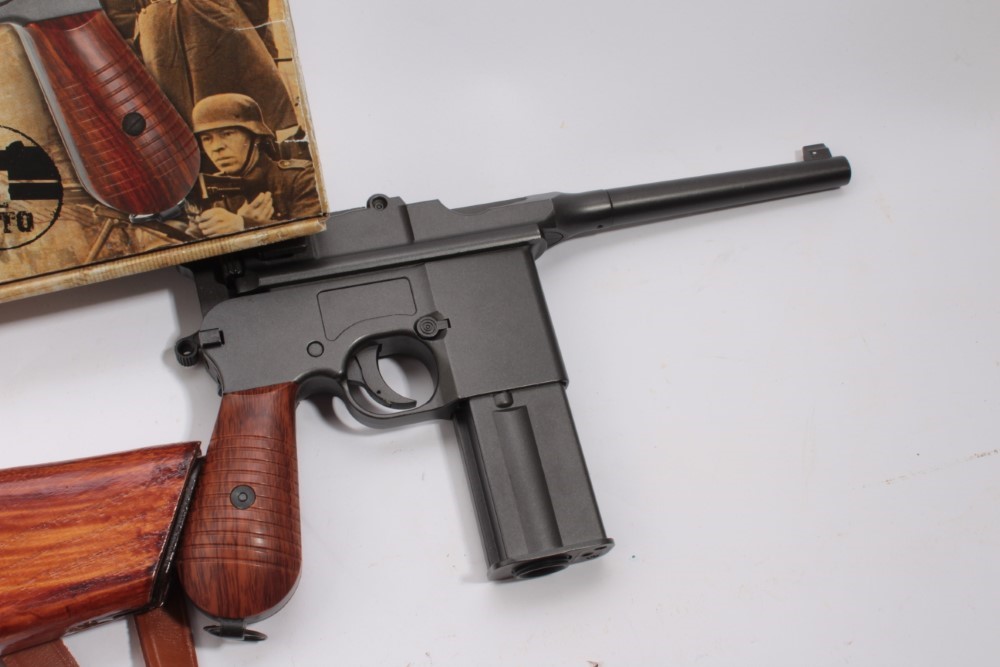 Lot 1079 Airsoft Pistol KWC M712 Mauser broom