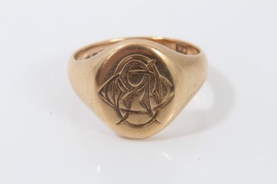 Lot 191 - Edwardian 18ct gold signet ring