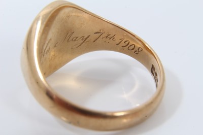 Lot 191 - Edwardian 18ct gold signet ring