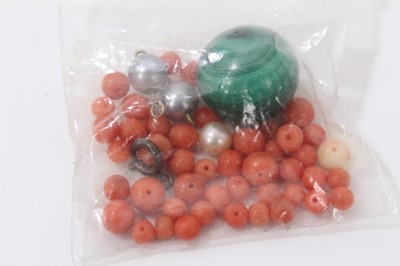 Lot 197 - Antique coral three strand graduated bead necklace, malachite necklace and two malachite bangles