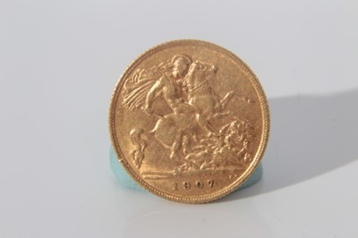 Lot 437 - G.B. - Gold Half Sovereign Edward VII 1907 F (1 coin)