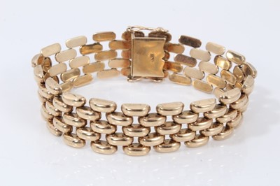 Lot 593 - Gold bracelet