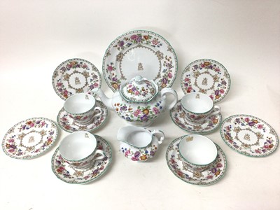 Lot 130 - Copeland Spode Lauriston pattern tea set, made to commemorate the coronation of Queen Elizabeth II in 1953, to include a teapot, cream jug, sugar bowl, plate, three cups, four side plates and four...