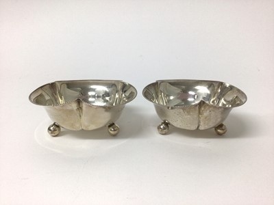 Lot 201 - Pair silver Chinese market Bon Bon dishes in case ( London 1917)