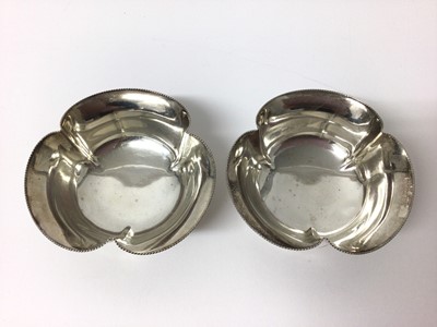 Lot 201 - Pair silver Chinese market Bon Bon dishes in case ( London 1917)