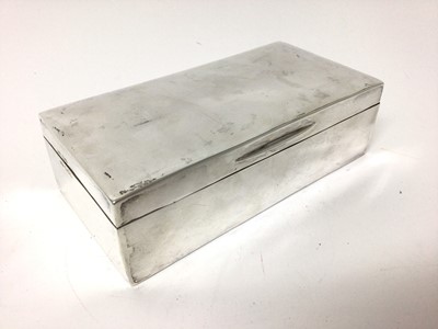 Lot 204 - Silver cigarette box of retangular form ( London 1916)