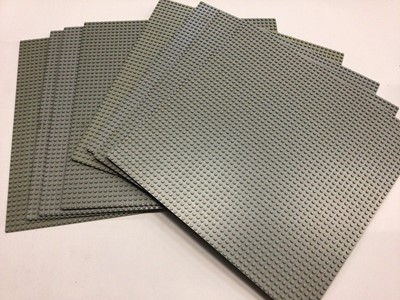 Lot 1765 - Lego bases 48 x 48 in grey (8) and green (2)