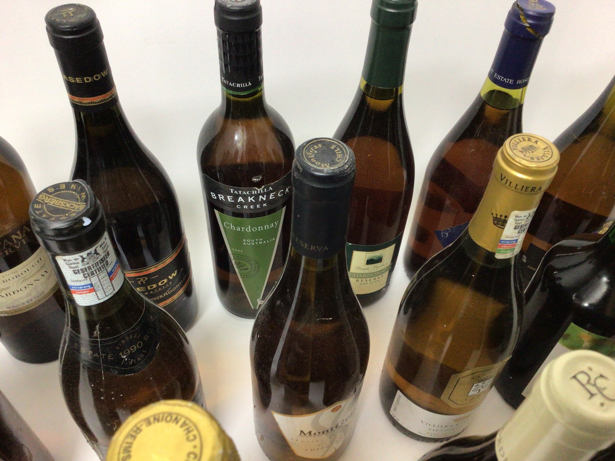 Lot 43 Twenty bottles of white wine